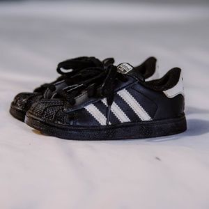 adidas Shoes - Kids Size 8 Adidas Sneakers | Black & White adidas Shoes - Kids Size 8 Adidas Sneakers | Black & White